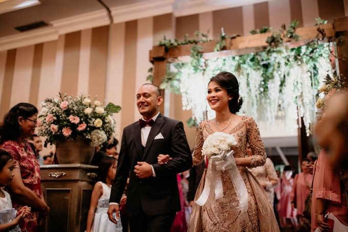 Wedding Reception at Pondok Indah Golf by Yoga Septa Make Up Artist - 017 Wedding Reception at Pondok Indah Golf by Yoga Septa Make Up Artist - 017