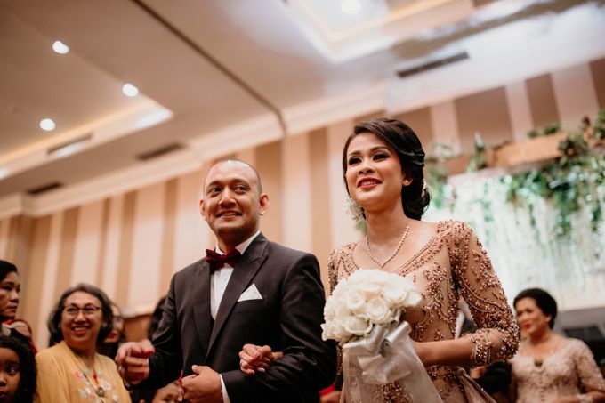 Wedding Reception at Pondok Indah Golf by Yoga Septa Make Up Artist - 018 Wedding Reception at Pondok Indah Golf by Yoga Septa Make Up Artist - 018