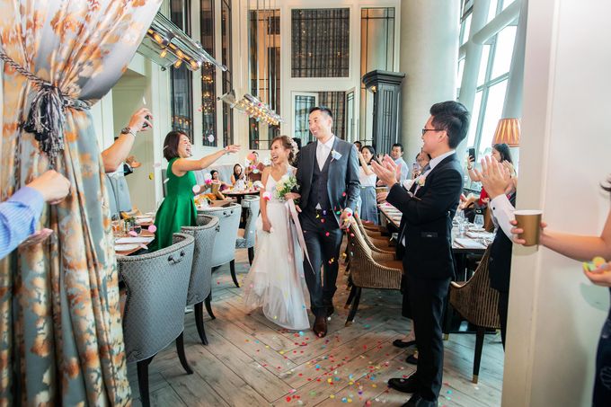 Wedding at Empress & Fullerton Bay Hotel by GrizzyPix Photography - 015 Wedding at Empress & Fullerton Bay Hotel by GrizzyPix Photography - 015