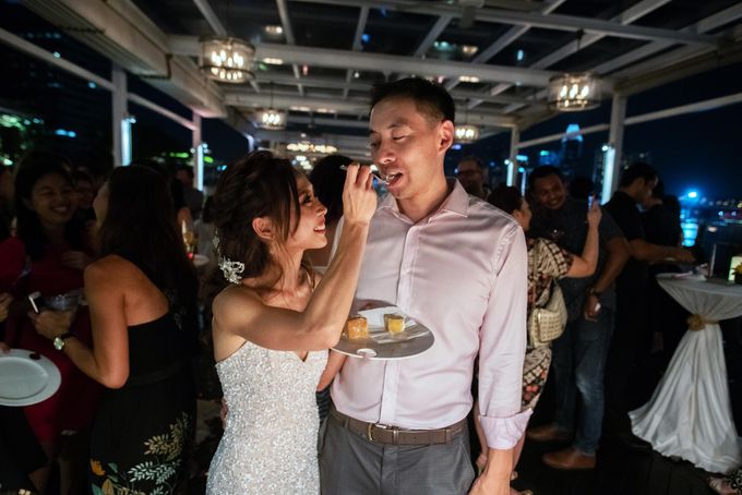 Wedding at Empress & Fullerton Bay Hotel by GrizzyPix Photography - 049 Wedding at Empress & Fullerton Bay Hotel by GrizzyPix Photography - 049