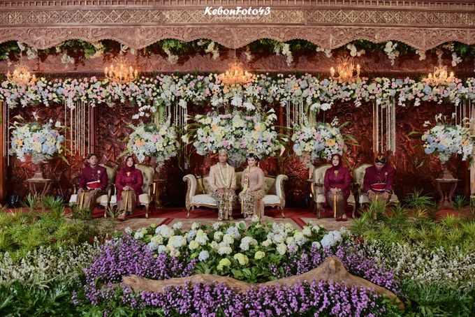 Sasono Utomo TMII Wedding | Pernikahan Megah dalam Tradisi Jawa by Memopro Wedding Organizer - 020