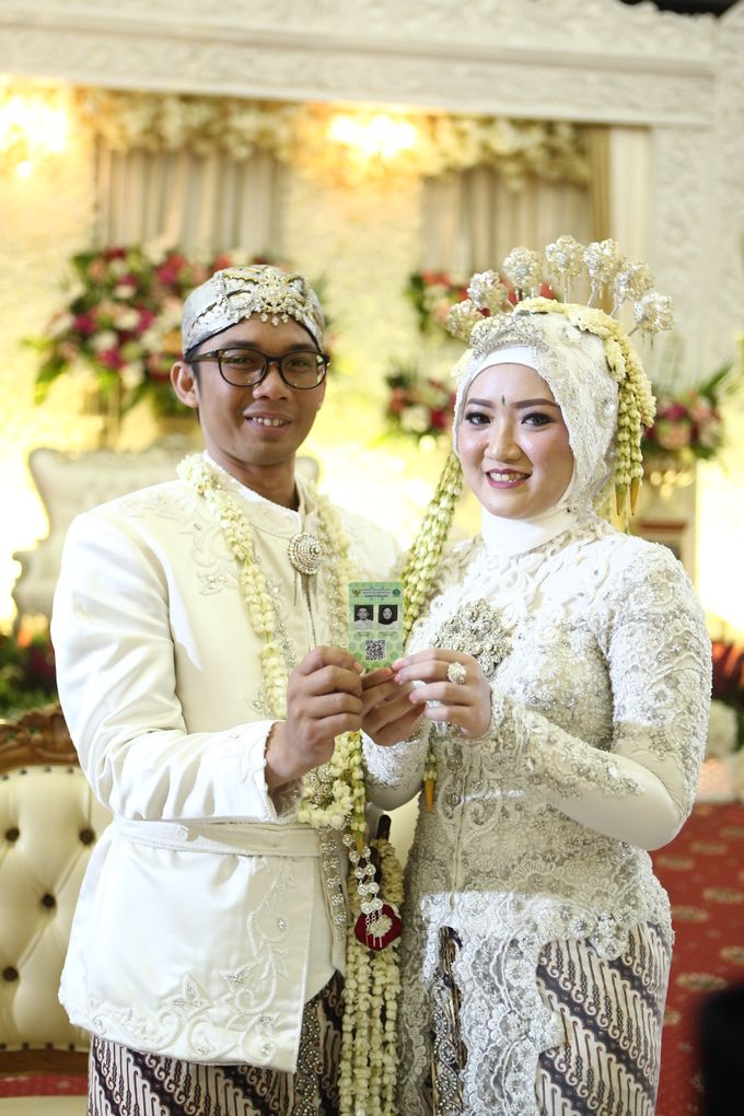 Earliera & Ary Wedding by PUSPITA SAWARGI (wedding and catering service) - 007