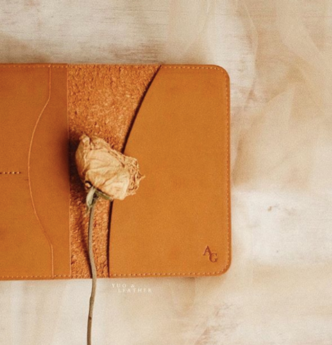 Anton & Gladys Simple Pouch and Passport Case by Yuo And Leather - 002