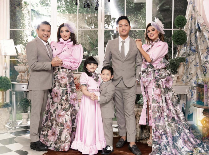 Family Photoshoot by Monalisa Lambang - 001