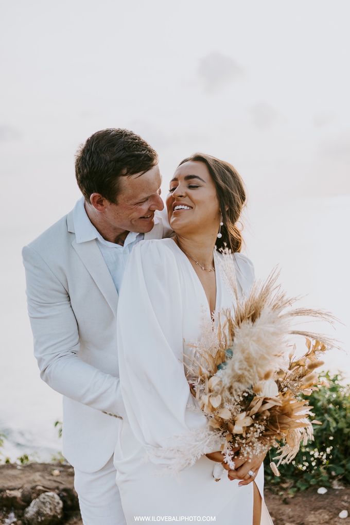 Sheridan & Luke - Bali Elopement - Balangan Cliff Jimbaran by I Love Bali Photography - 008