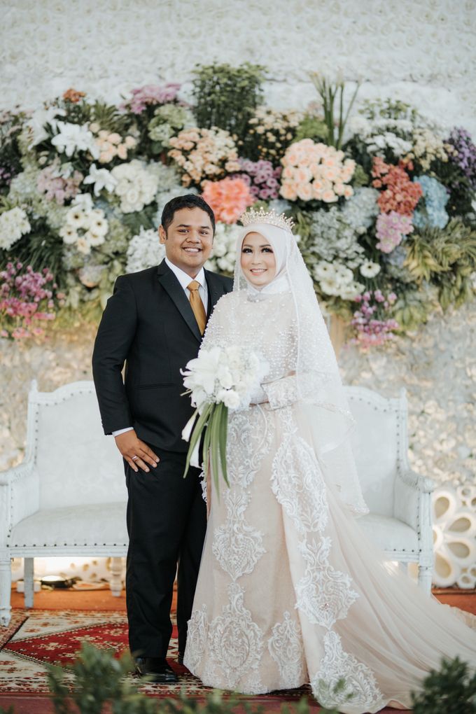 Simple Elegant Wedding Dress Lely & Rizky BY LAKSMI 0817 0370 7670 by LAKSMI - Kebaya Muslimah & Islamic Bride - 012 Simple Elegant Wedding Dress Lely & Rizky BY LAKSMI 0817 0370 7670 by LAKSMI - Kebaya Muslimah & Islamic Bride - 012