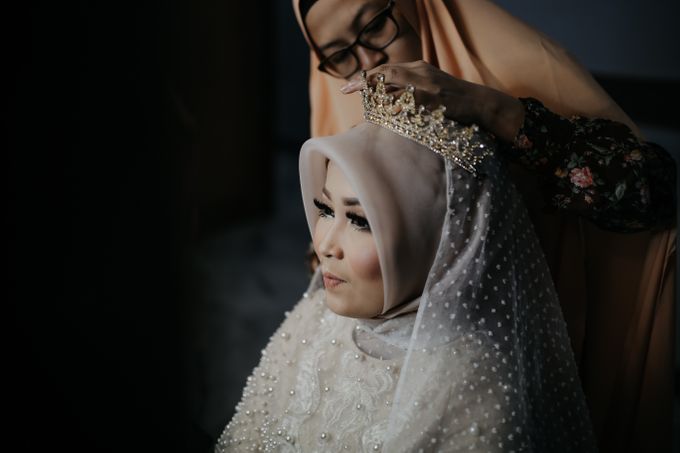 Simple Elegant Wedding Dress Lely & Rizky BY LAKSMI 0817 0370 7670 by LAKSMI - Kebaya Muslimah & Islamic Bride - 002 Simple Elegant Wedding Dress Lely & Rizky BY LAKSMI 0817 0370 7670 by LAKSMI - Kebaya Muslimah & Islamic Bride - 002