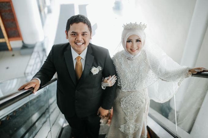 Simple Elegant Wedding Dress Lely & Rizky BY LAKSMI 0817 0370 7670 by LAKSMI - Kebaya Muslimah & Islamic Bride - 008 Simple Elegant Wedding Dress Lely & Rizky BY LAKSMI 0817 0370 7670 by LAKSMI - Kebaya Muslimah & Islamic Bride - 008