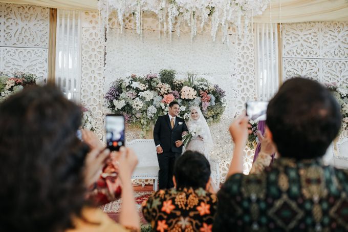 Simple Elegant Wedding Dress Lely & Rizky BY LAKSMI 0817 0370 7670 by LAKSMI - Kebaya Muslimah & Islamic Bride - 010 Simple Elegant Wedding Dress Lely & Rizky BY LAKSMI 0817 0370 7670 by LAKSMI - Kebaya Muslimah & Islamic Bride - 010