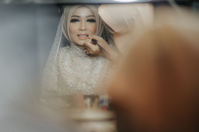 Simple Elegant Wedding Dress Lely & Rizky BY LAKSMI 0817 0370 7670 by LAKSMI - Kebaya Muslimah & Islamic Bride - 001 Simple Elegant Wedding Dress Lely & Rizky BY LAKSMI 0817 0370 7670 by LAKSMI - Kebaya Muslimah & Islamic Bride - 001