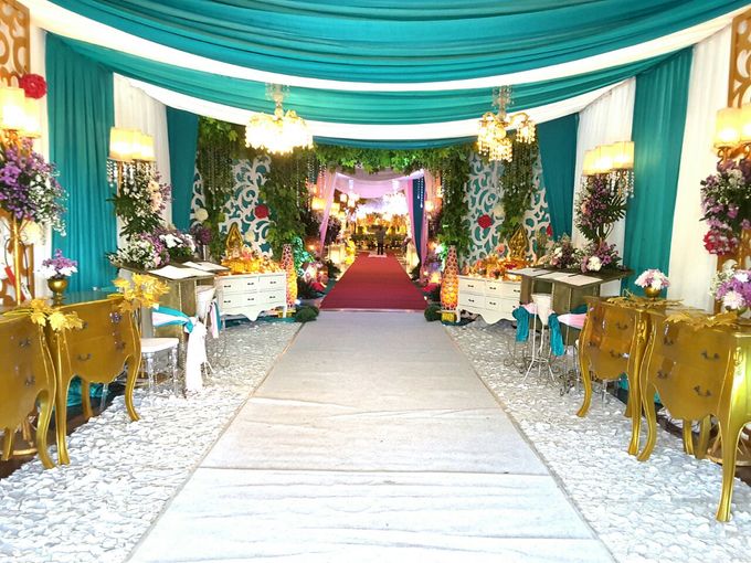 Modern Wedding Decoration by BRAJA MUSTIKA Hotel & Convention Centre - 010