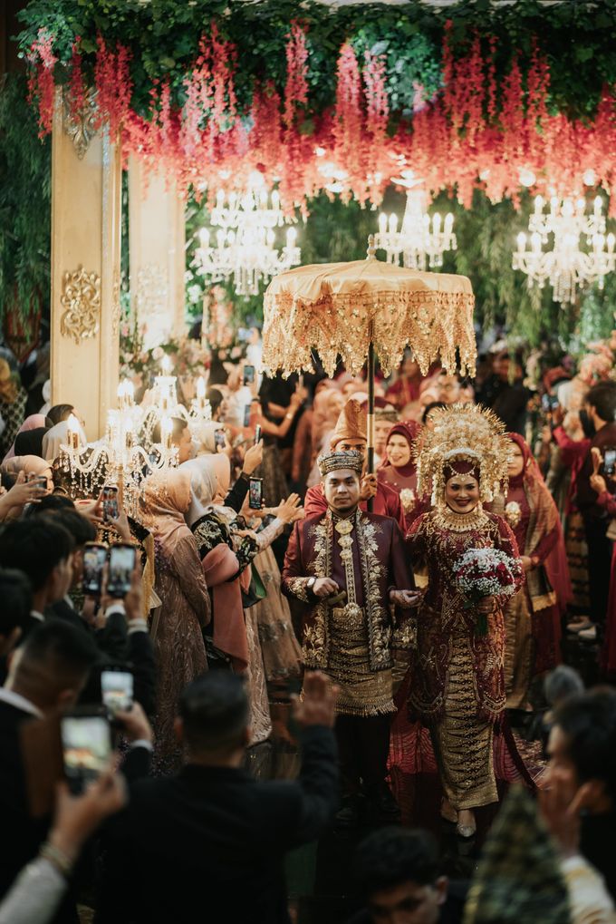 THE WEDDING OF SAGITA & DEPIANSYAH by NOIRE - 002 THE WEDDING OF SAGITA & DEPIANSYAH by NOIRE - 002