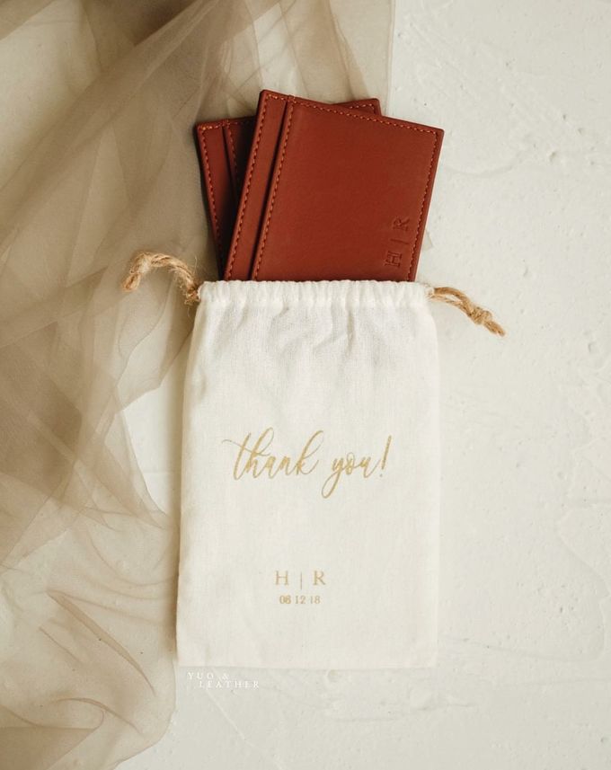 Hari And Ribka Card Holder by Yuo And Leather - 001 Hari And Ribka Card Holder by Yuo And Leather - 001