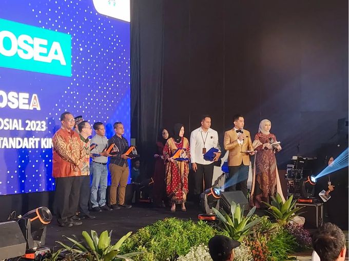 REMBUK AKUR PT Freeport Indonesia 2023 by Aldo Adela MC & Magician - 003 REMBUK AKUR PT Freeport Indonesia 2023 by Aldo Adela MC & Magician - 003