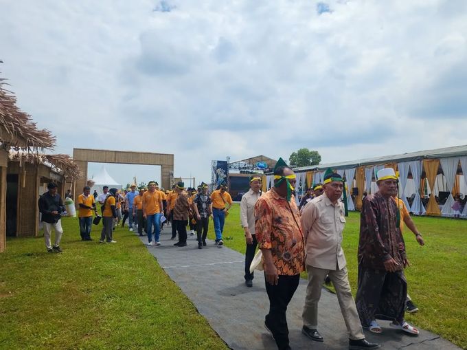 Grand Launching Benih Jagung Syngenta Indonesia NK 212 by Aldo Adela MC & Magician - 006 Grand Launching Benih Jagung Syngenta Indonesia NK 212 by Aldo Adela MC & Magician - 006