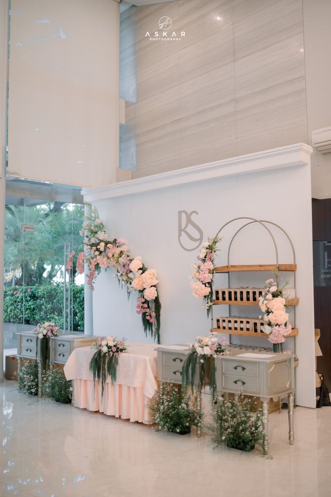 THE WEDDING OF  SHERINA & RAFLI by Decor Everywhere - 019