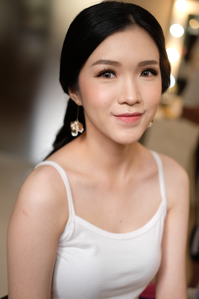 Ms. Valencia by Sonya Janitra Makeup Artist - 002 Ms. Valencia by Sonya Janitra Makeup Artist - 002