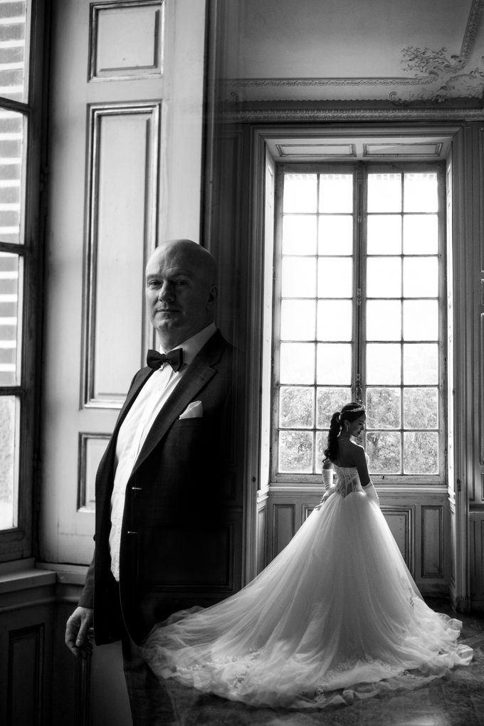 Exclusive Paris Pre Wedding Photo Shoot at Chateau de Fontainebleau by Février Photography | Paris Photographer - 010 Exclusive Paris Pre Wedding Photo Shoot at Chateau de Fontainebleau by Février Photography | Paris Photographer - 010