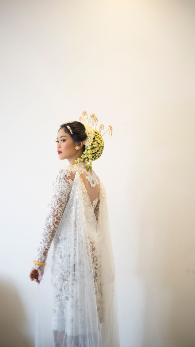 Satrio & Putri Wedding by SVARNA by IKAT Indonesia Didiet Maulana - 012