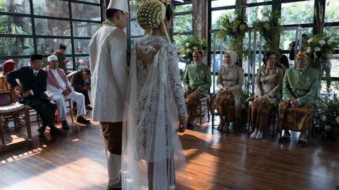 Satrio & Putri Wedding by SVARNA by IKAT Indonesia Didiet Maulana - 016