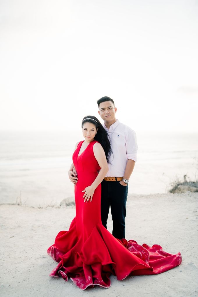 Melanie & Handoyo Prewedding Photo at Tegalalang Rice Field | Bali Pre-Wedding Photographer | Bali Enggament Photography by Shii.MUA - 026