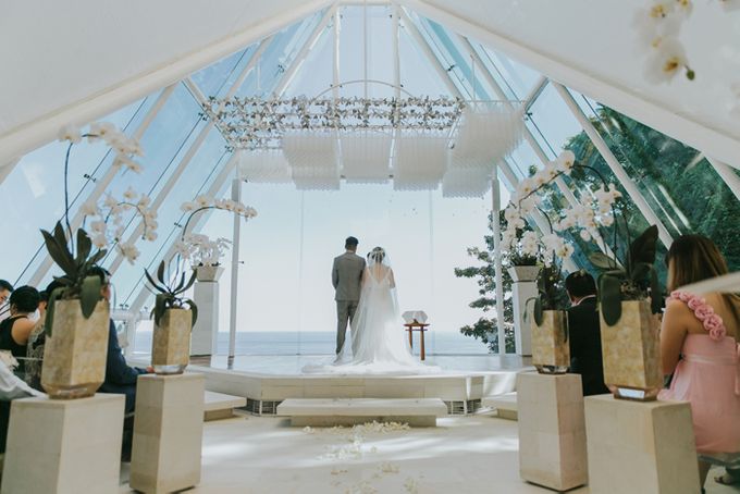 Lily & Jonathan at Tirtha Uluwatu by ENST Couture - 013 Lily & Jonathan at Tirtha Uluwatu by ENST Couture - 013