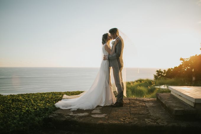 Lily & Jonathan at Tirtha Uluwatu by ENST Couture - 026