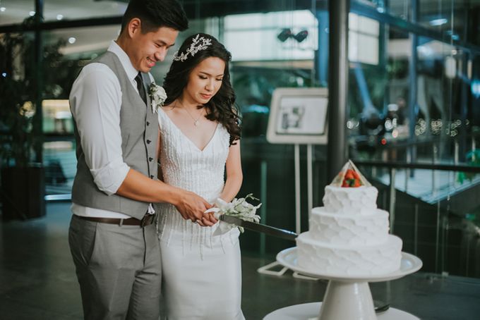 Lily & Jonathan at Tirtha Uluwatu by ENST Couture - 030