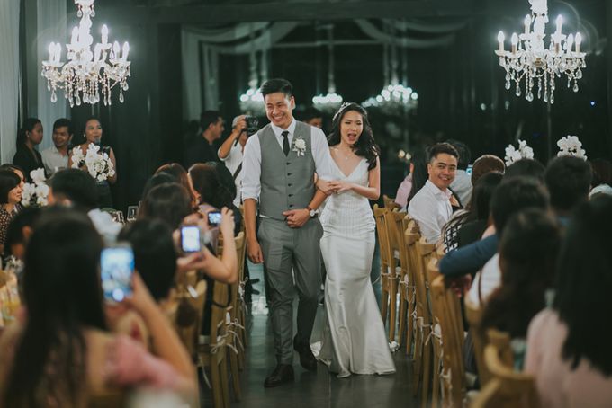 Lily & Jonathan at Tirtha Uluwatu by ENST Couture - 032