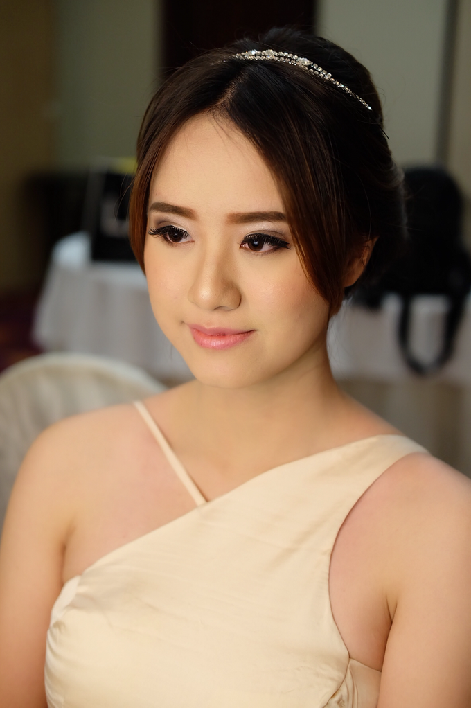 Bridesmaids Makeup  by The Ritz-Carlton Jakarta, Mega Kuningan - 001