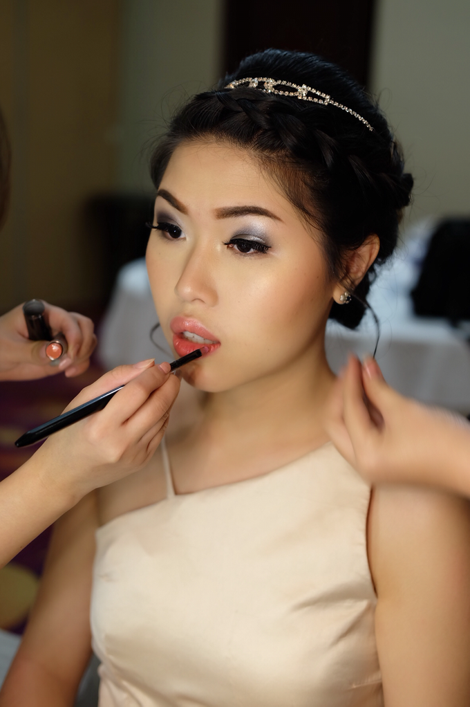 Bridesmaids Makeup  by The Ritz-Carlton Jakarta, Mega Kuningan - 004