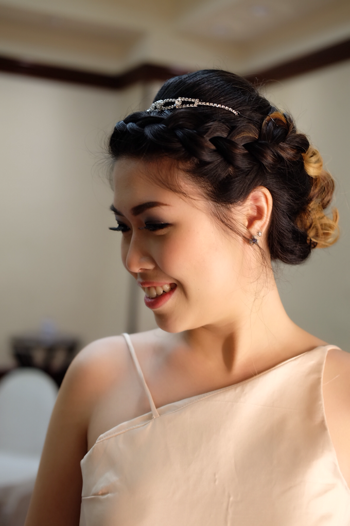 Bridesmaids Makeup  by The Ritz-Carlton Jakarta, Mega Kuningan - 005