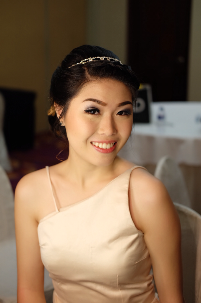 Bridesmaids Makeup  by The Ritz-Carlton Jakarta, Mega Kuningan - 006