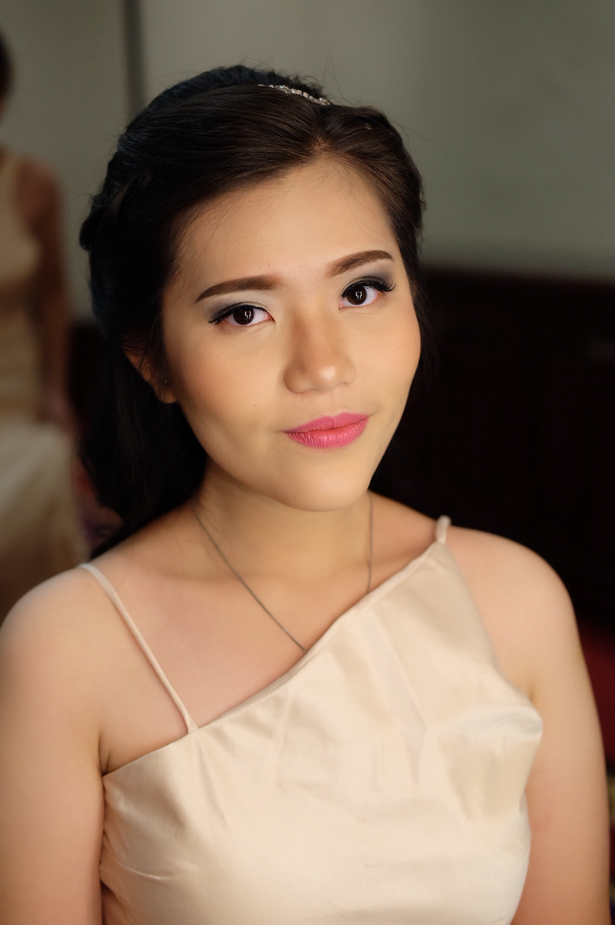 Bridesmaids Makeup  by The Ritz-Carlton Jakarta, Mega Kuningan - 009