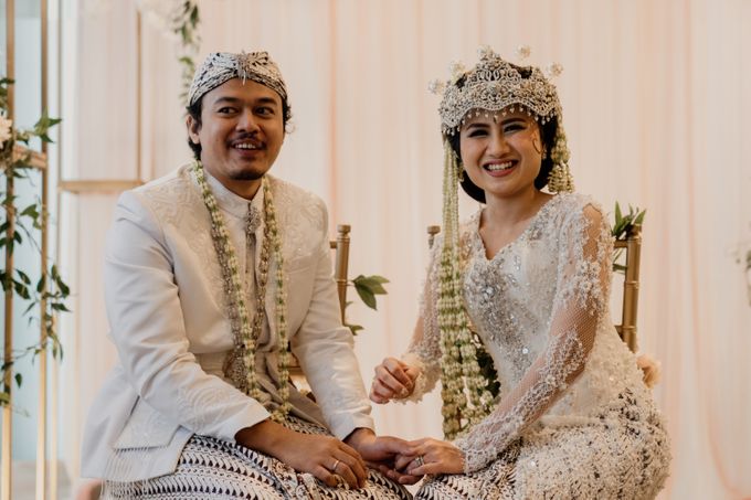 Tania & Irfan Wedding at JS Luwansa Hotel Jakarta by AKSA Creative - 021