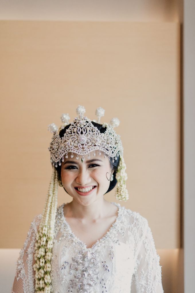 Tania & Irfan Wedding at JS Luwansa Hotel Jakarta by AKSA Creative - 007