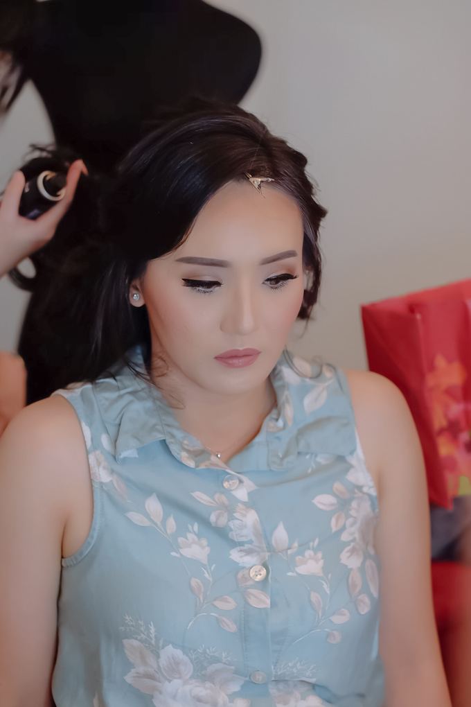 wedding makeup n hairdo for ariyanti by tanmell makeup - 005