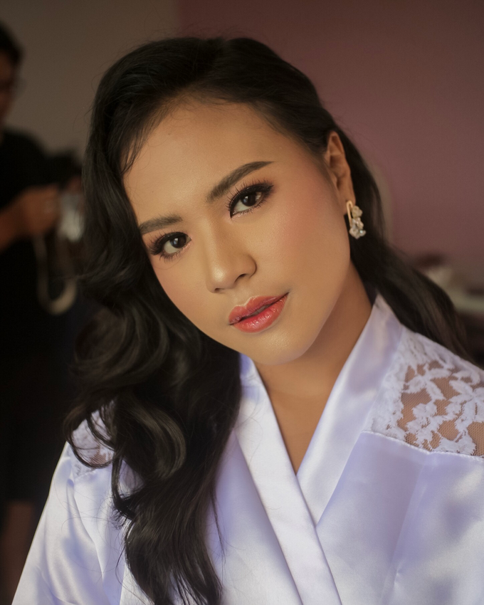 Bride by Tari Yuliana Makeup Hair - 004 Bride by Tari Yuliana Makeup Hair - 004