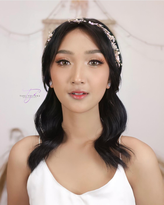 GlamGasmLook for Bride Yoshi by Tari Yuliana Makeup Hair - 002