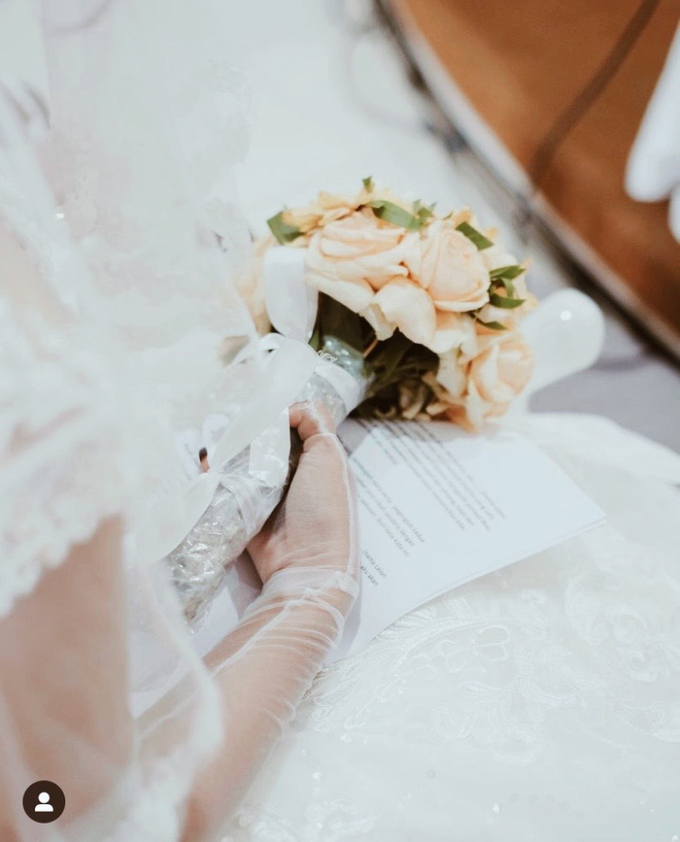Gloves bridal for Agnes & Angga wedding by Tatabita.official - 003 Gloves bridal for Agnes & Angga wedding by Tatabita.official - 003