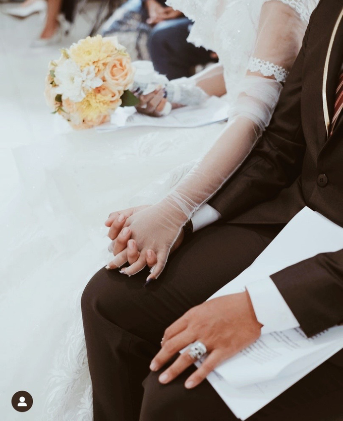 Gloves bridal for Agnes & Angga wedding by Tatabita.official - 002 Gloves bridal for Agnes & Angga wedding by Tatabita.official - 002