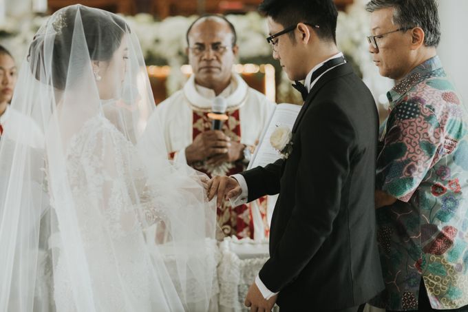 ANDY & TIFFENIE WEDDING AT THE CLIFFSIDE PRIVATE VILLA - HOLY MATRIMONY by Vilia Wedding Planner - 007 ANDY & TIFFENIE WEDDING AT THE CLIFFSIDE PRIVATE VILLA - HOLY MATRIMONY by Vilia Wedding Planner - 007