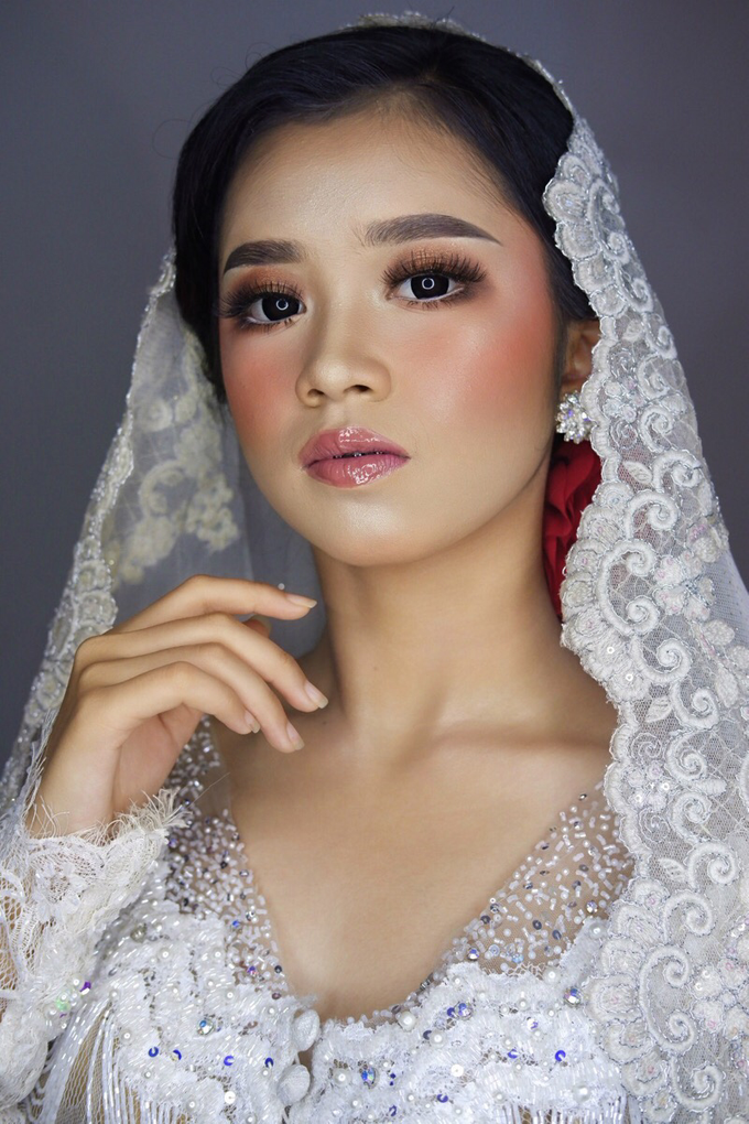 WEDDING MAKEUP & GALLERY by Tenni Yutanti Wedding Gallery - 002 WEDDING MAKEUP & GALLERY by Tenni Yutanti Wedding Gallery - 002