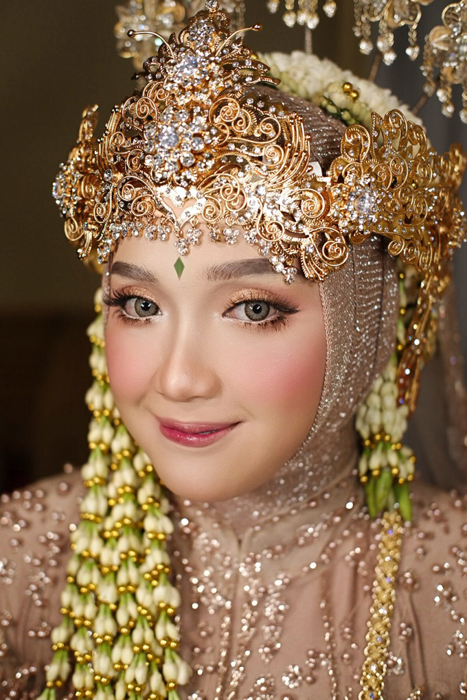 WEDDING MAKEUP & GALLERY by Tenni Yutanti Wedding Gallery - 012 WEDDING MAKEUP & GALLERY by Tenni Yutanti Wedding Gallery - 012