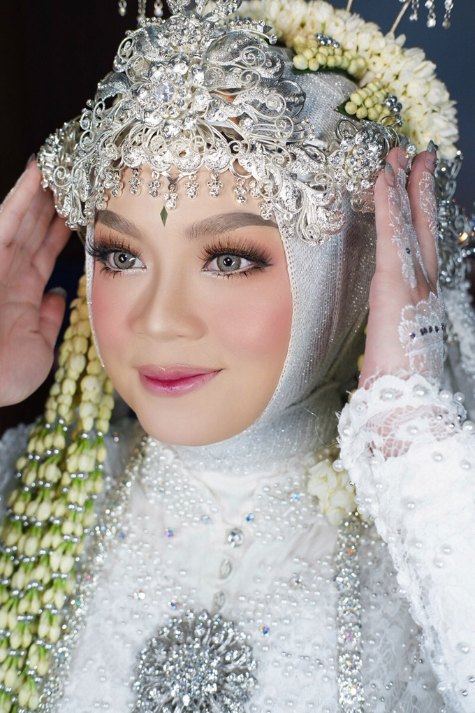 WEDDING MAKEUP & GALLERY by Tenni Yutanti Wedding Gallery - 013 WEDDING MAKEUP & GALLERY by Tenni Yutanti Wedding Gallery - 013