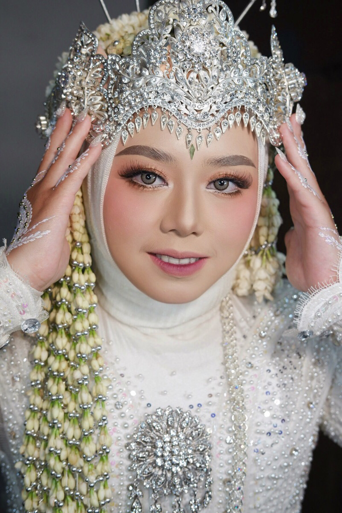 WEDDING MAKEUP & GALLERY by Tenni Yutanti Wedding Gallery - 015 WEDDING MAKEUP & GALLERY by Tenni Yutanti Wedding Gallery - 015
