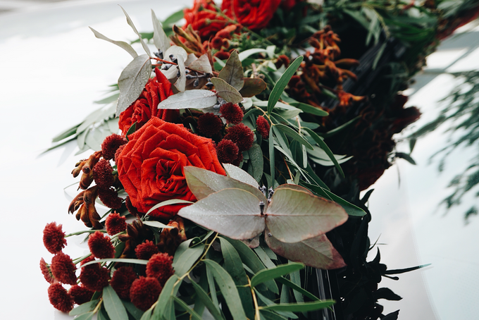 Bridal Car Dressed with Rustic Red Runner by The Bloomish Eden - 001 Bridal Car Dressed with Rustic Red Runner by The Bloomish Eden - 001