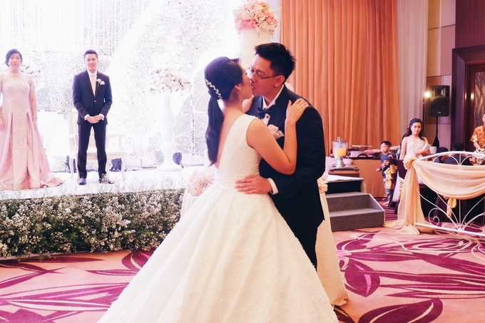 Santika Premiere Hotel (Dewo & Silvia Wedding) by The Red Carpet Entertainment - 012 Santika Premiere Hotel (Dewo & Silvia Wedding) by The Red Carpet Entertainment - 012