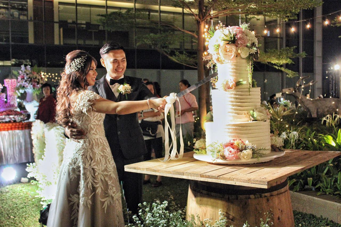 Sky Garden at Gedung OT (Kevin & Jessica Wedding) by The Red Carpet Entertainment - 009