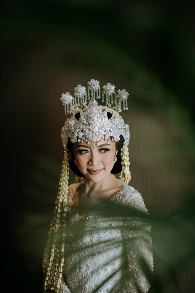 Perpaduan Adat Sunda dan Jawa dalam Pernikahan Intimate Dua Dokter by theSerenade Organizer - 003 Perpaduan Adat Sunda dan Jawa dalam Pernikahan Intimate Dua Dokter by theSerenade Organizer - 003